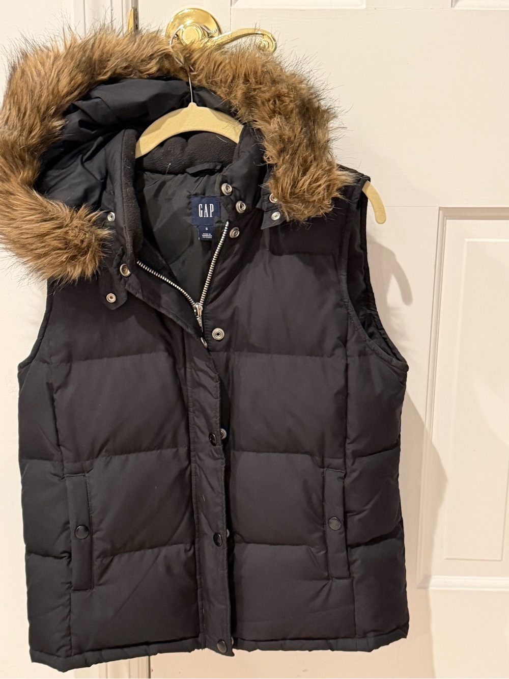 GAP Black Quilted Hooded Puffer Vest with Faux Fur Trimmed Hood